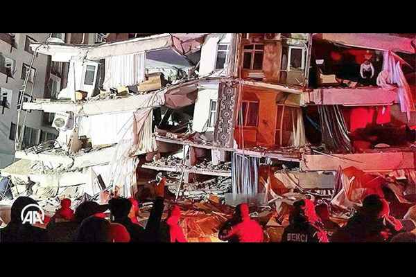 زلزله 7.8 ریشتری در ترکیه و سوریه؛ دست‌کم 140 نفر کشته شدند 