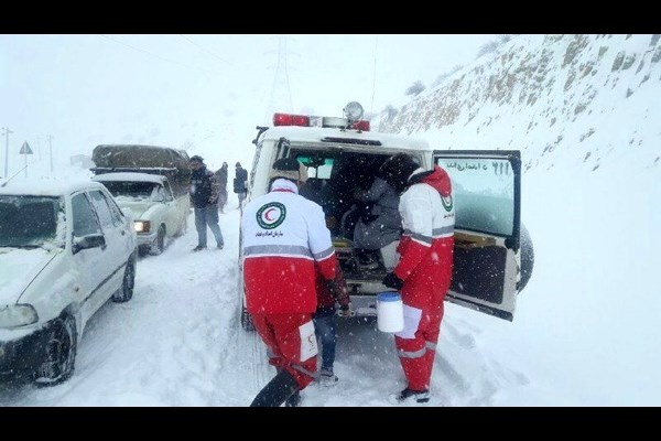 آماده‌باش امدادگران هلال احمر در برف و باران ۷ استان/ توصیه‌هایی برای پیشگیری از تصادفات