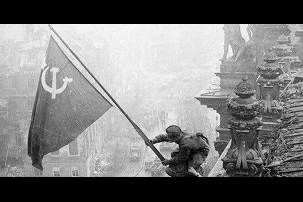 «لئوپارد» و «بائربوک»، کلیدواژه‌های یادآوری خاطرات جنگ دوم جهانی به روس‌ها 