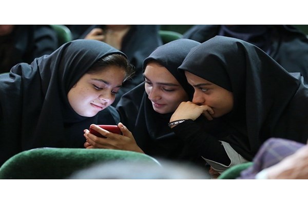 کودک و نوجوان ایرانی، رها در فضای مجازی
