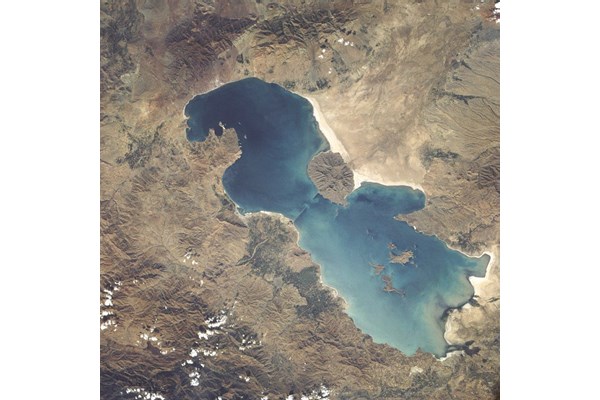فیلم| قالیباف: توجه به دریاچه ارومیه ضروری است
