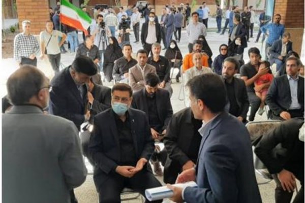 حضورمدیرمخابرات مرکزقم در افتتاحیه پروژه ۱۸۰واحدی زیتون