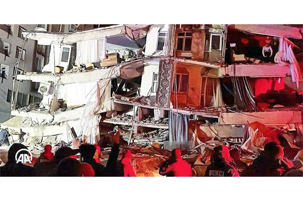 زلزله 7.8 ریشتری در ترکیه و سوریه؛ دست‌کم 140 نفر کشته شدند 