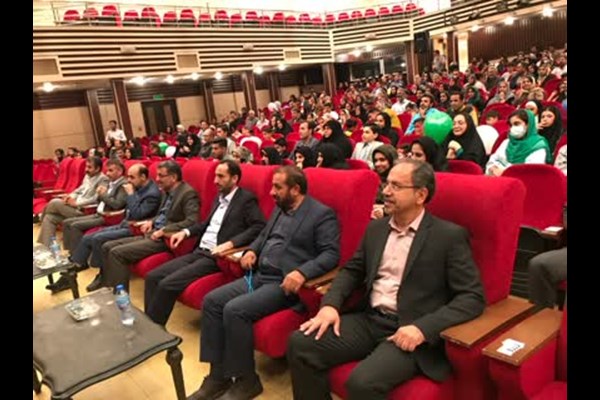 جشن بزرگ خانوادگی اداره کل پست استان قم به مناسبت روز جهانی پست برگزار شد 